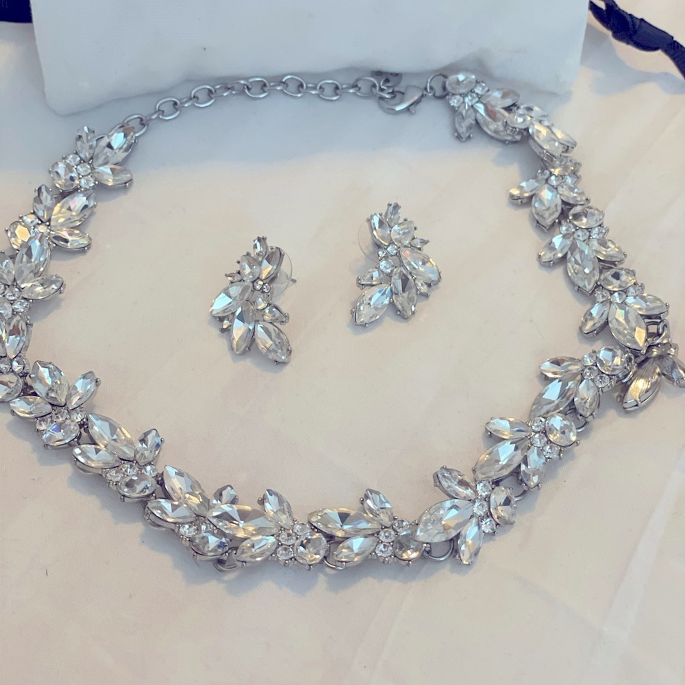 Olive + Piper collar necklace and stud earring